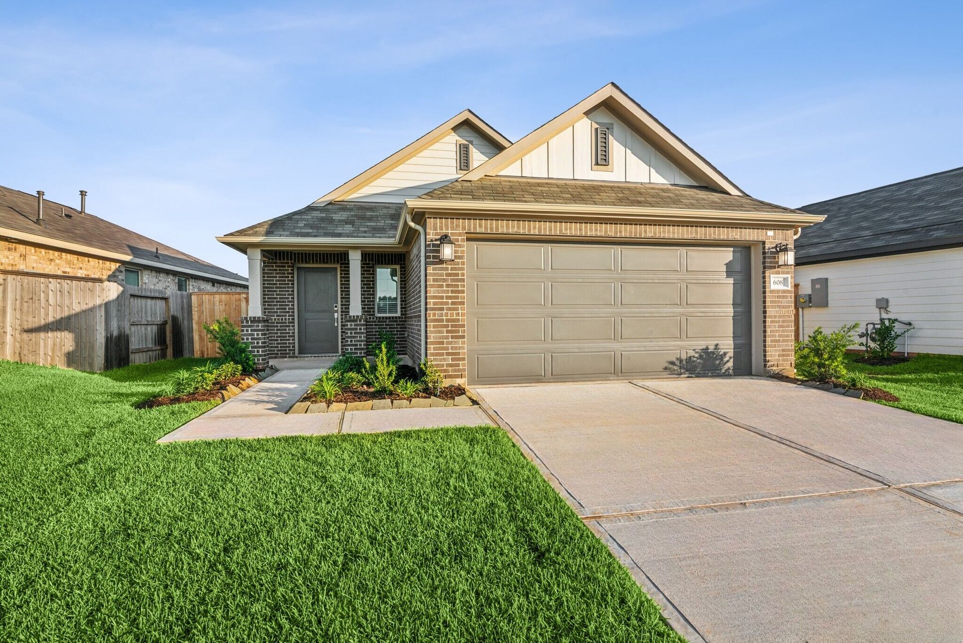 Front Exterior:Front Exterior