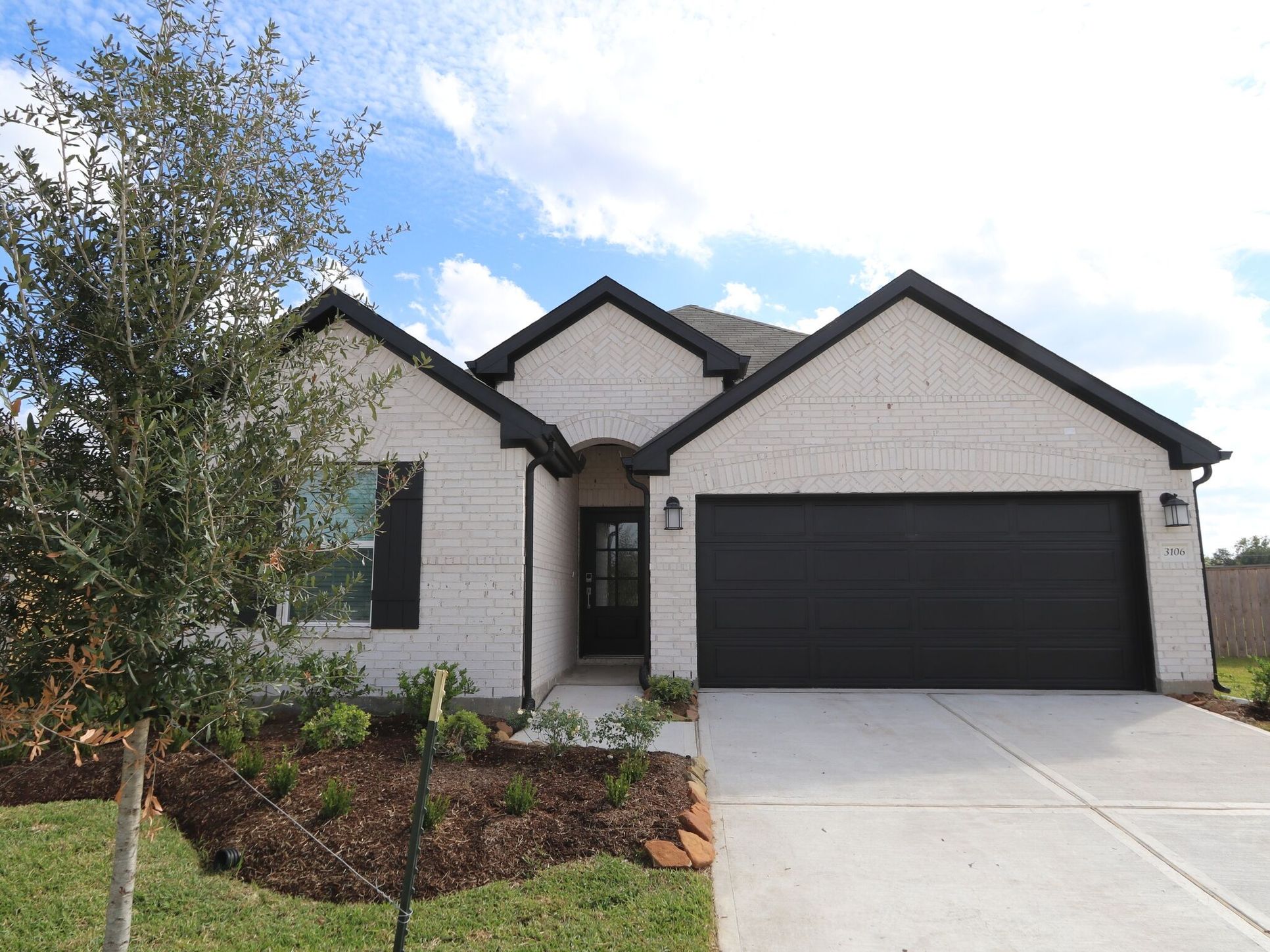 Front Exterior:Front Exterior