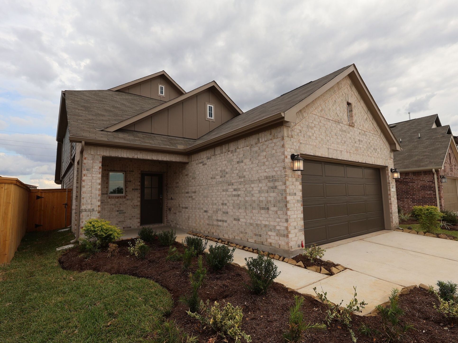 Side Exterior:Side Exterior