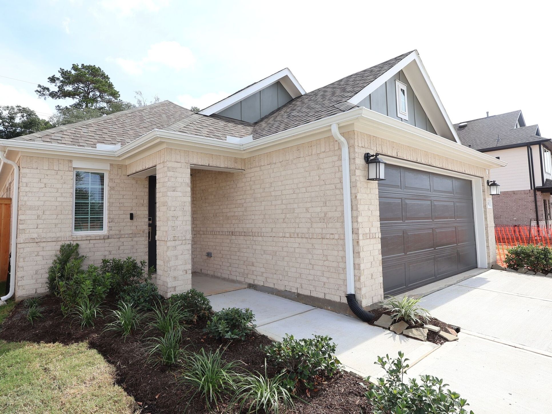 Side Exterior:Side Exterior