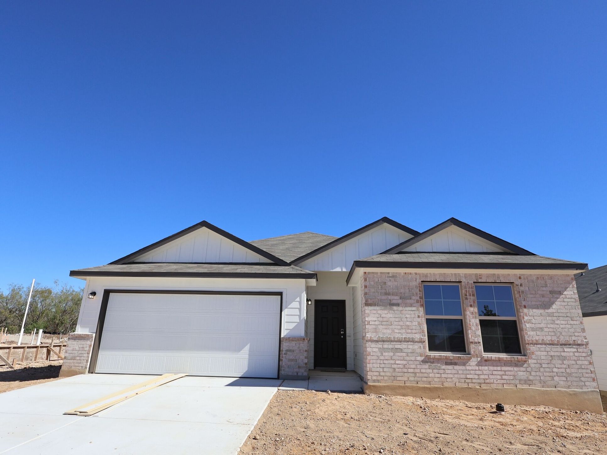 Front Exterior:Front Exterior