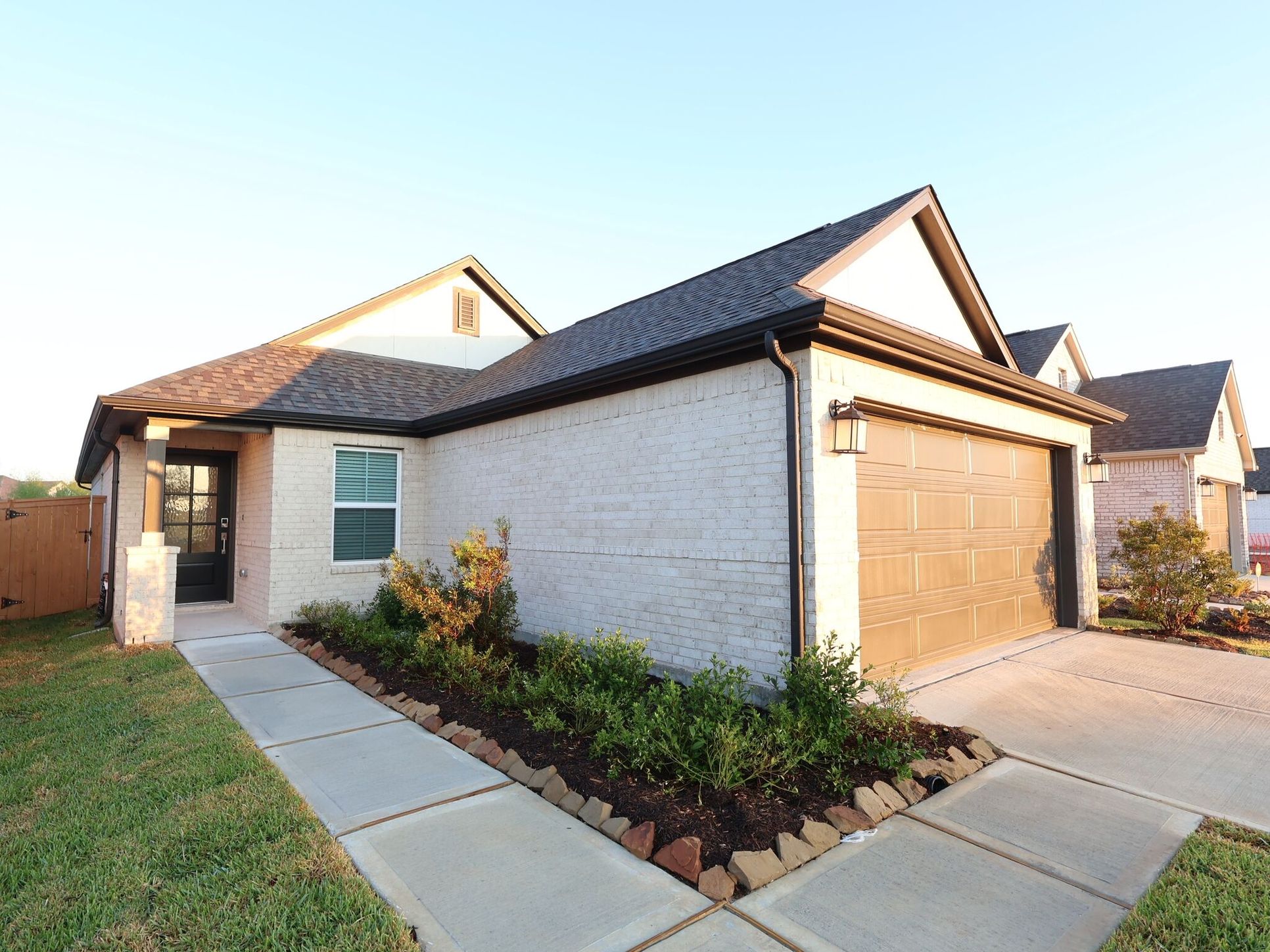 Side Exterior:Side Exterior