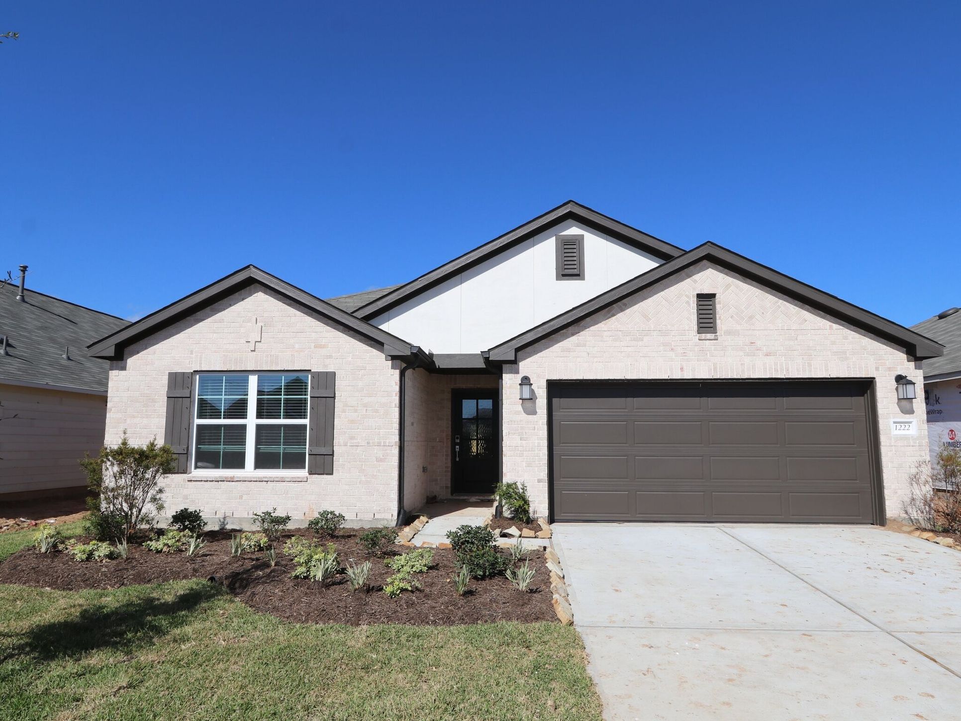 Front Exterior:Front Exterior