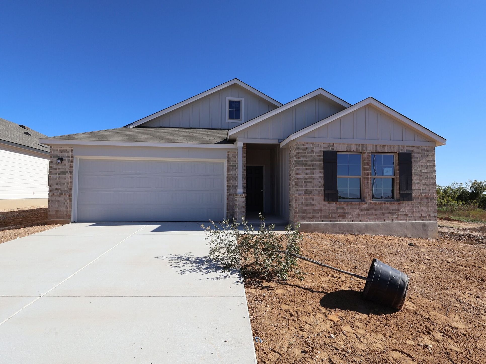 Front Exterior:Front Exterior