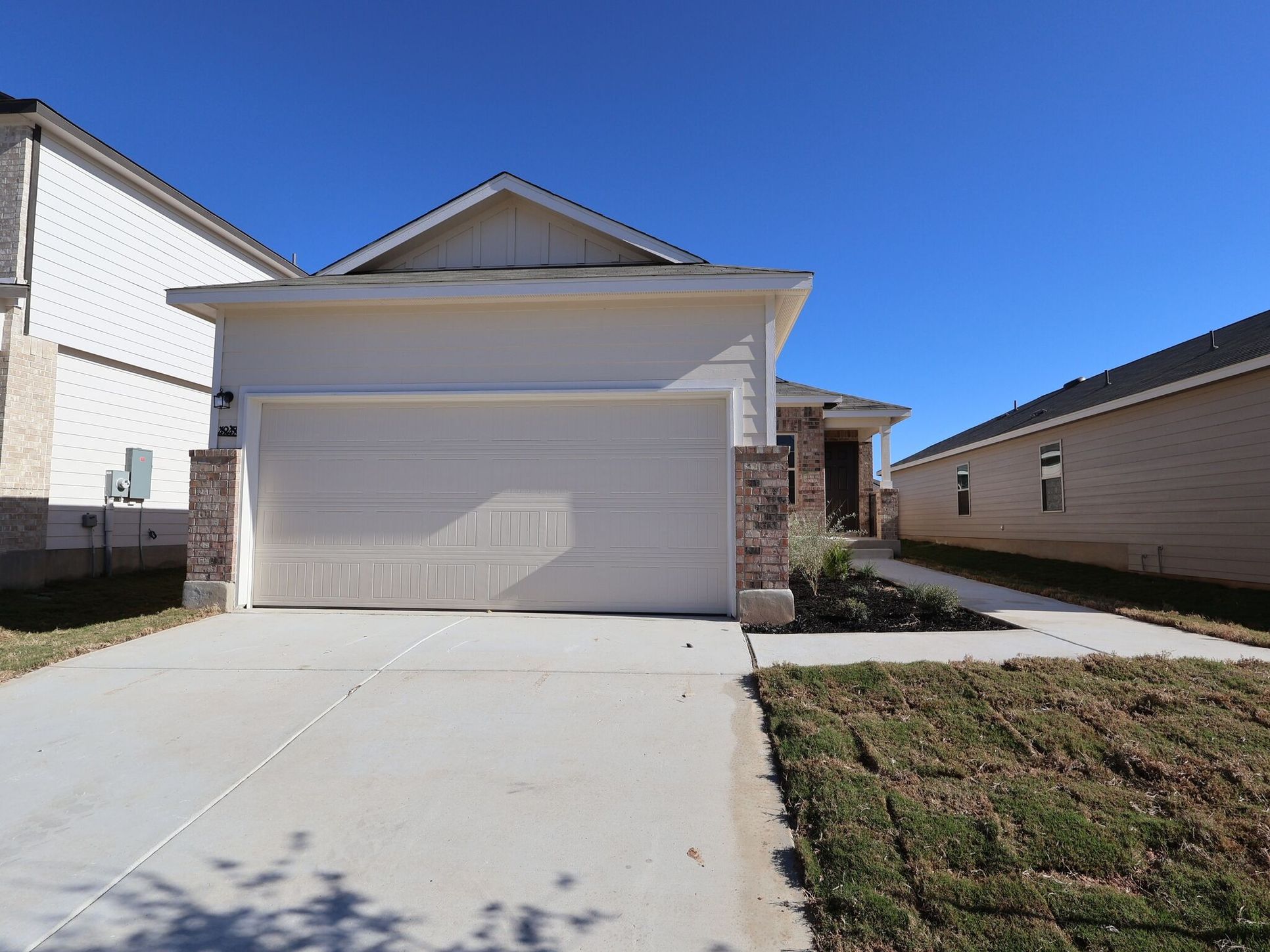 Front Exterior:Front Exterior