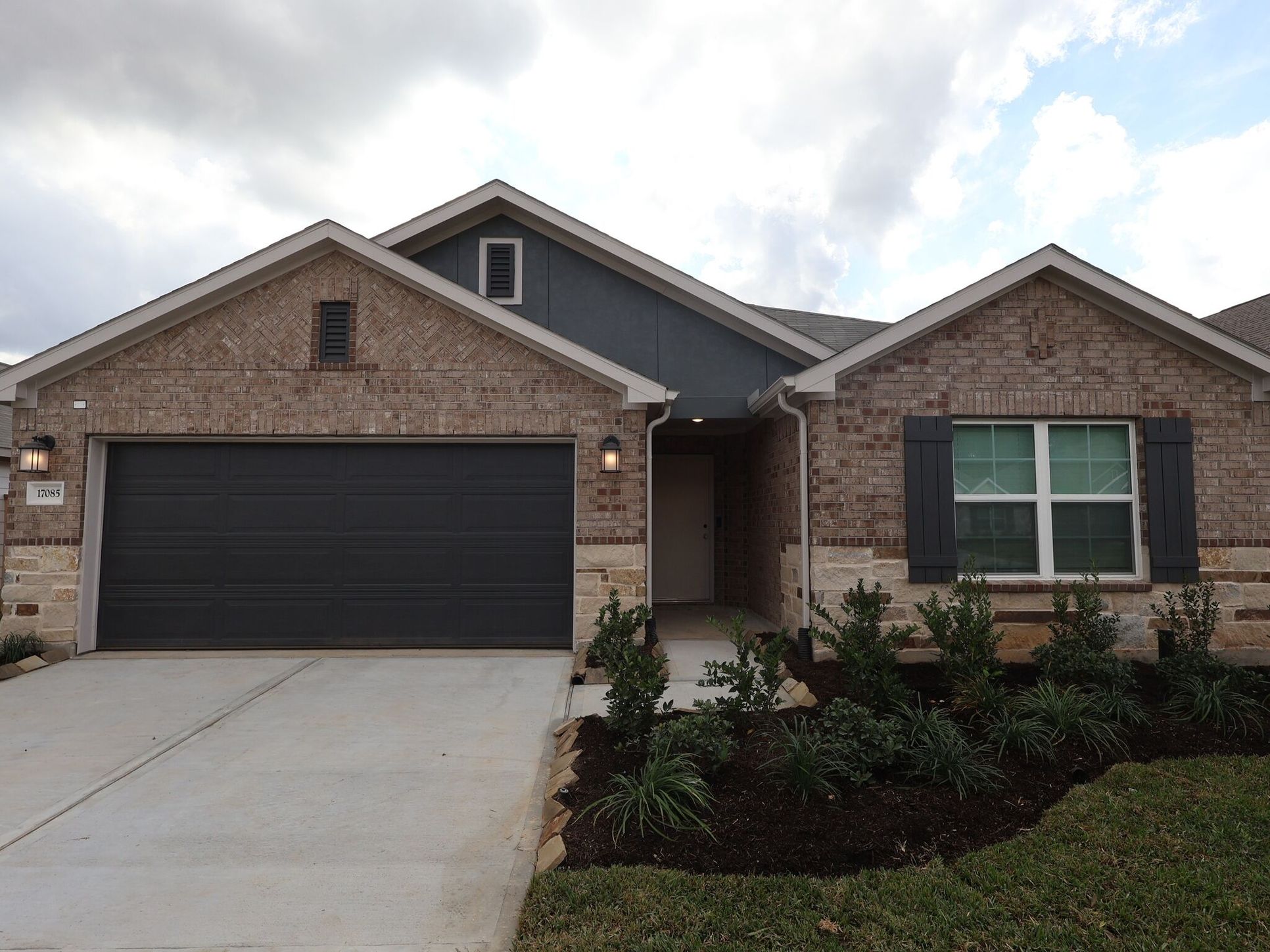 Front Exterior:Front Exterior