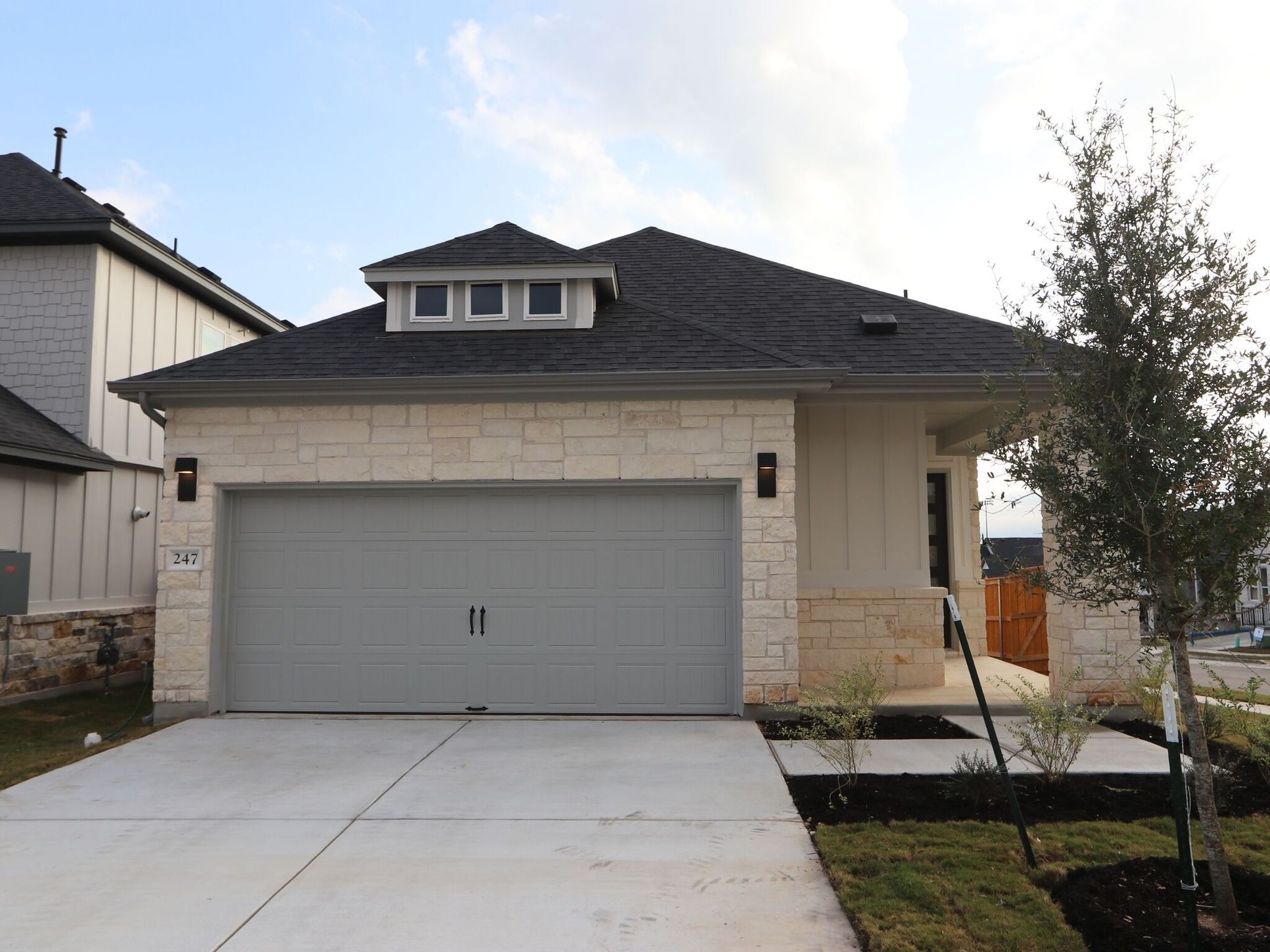 Front Exterior:Front Exterior