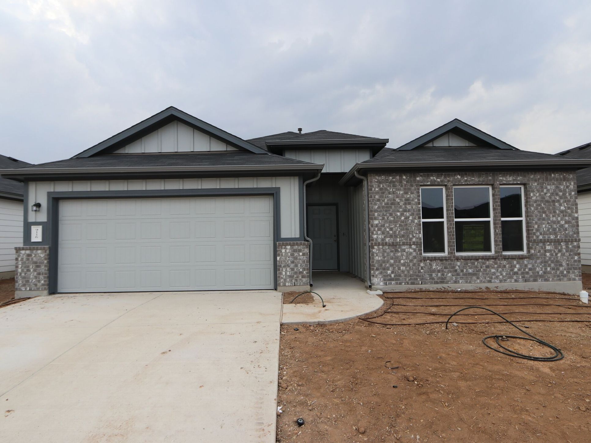 Front Exterior:Front Exterior