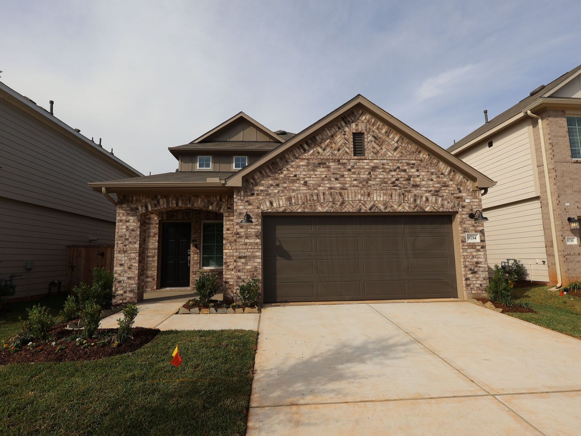 Front Exterior:Front Exterior