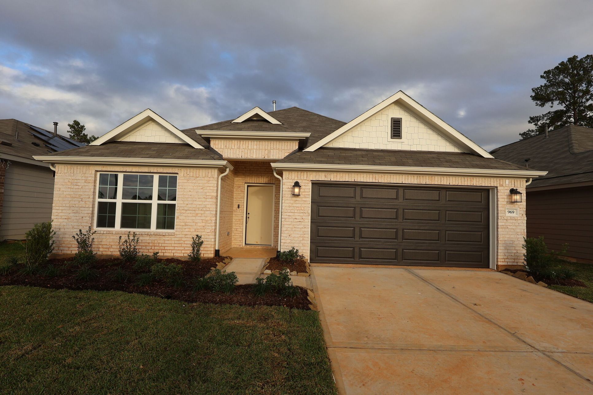 Front Exterior:Front Exterior