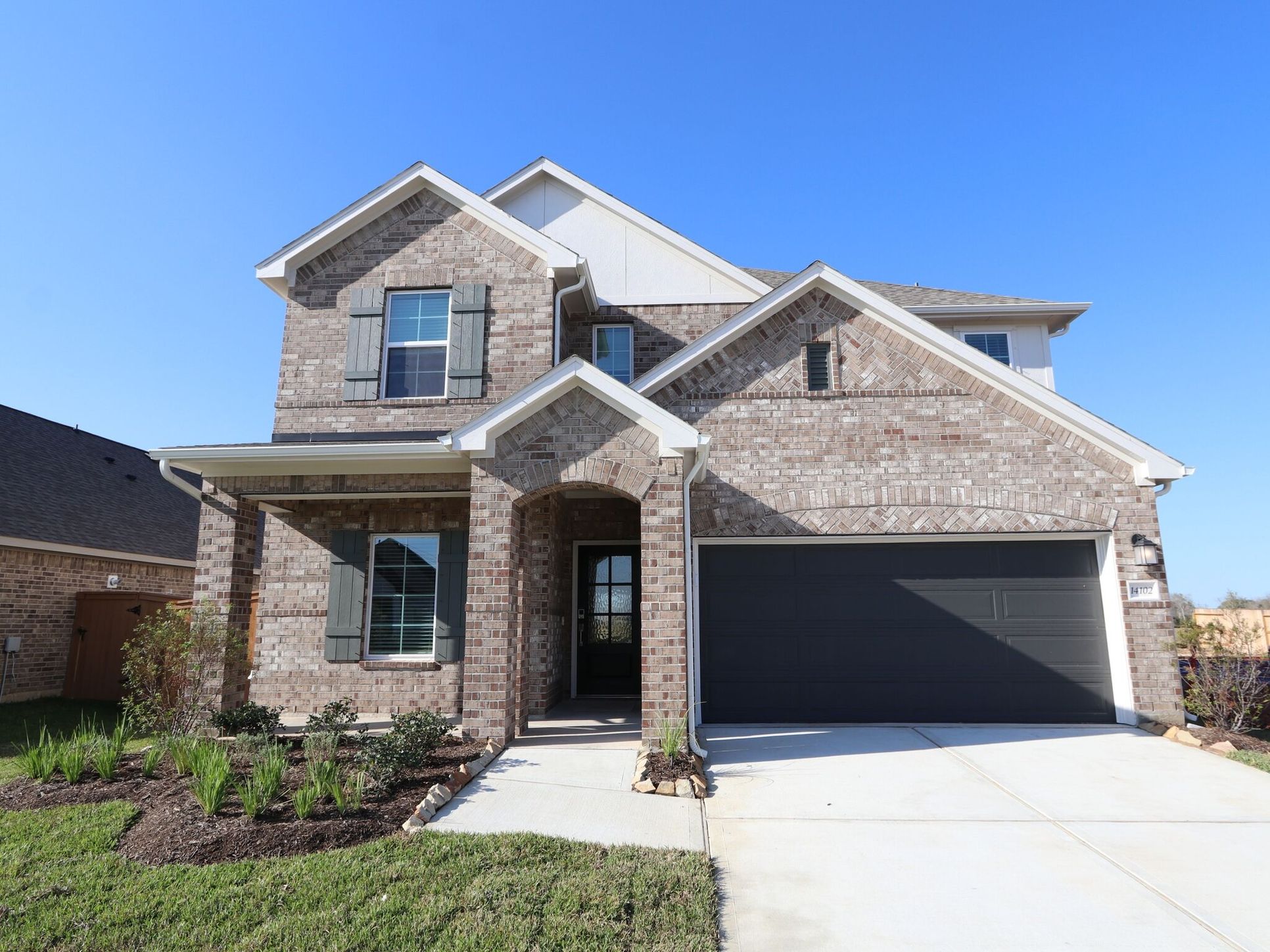 Front Exterior:Front Exterior