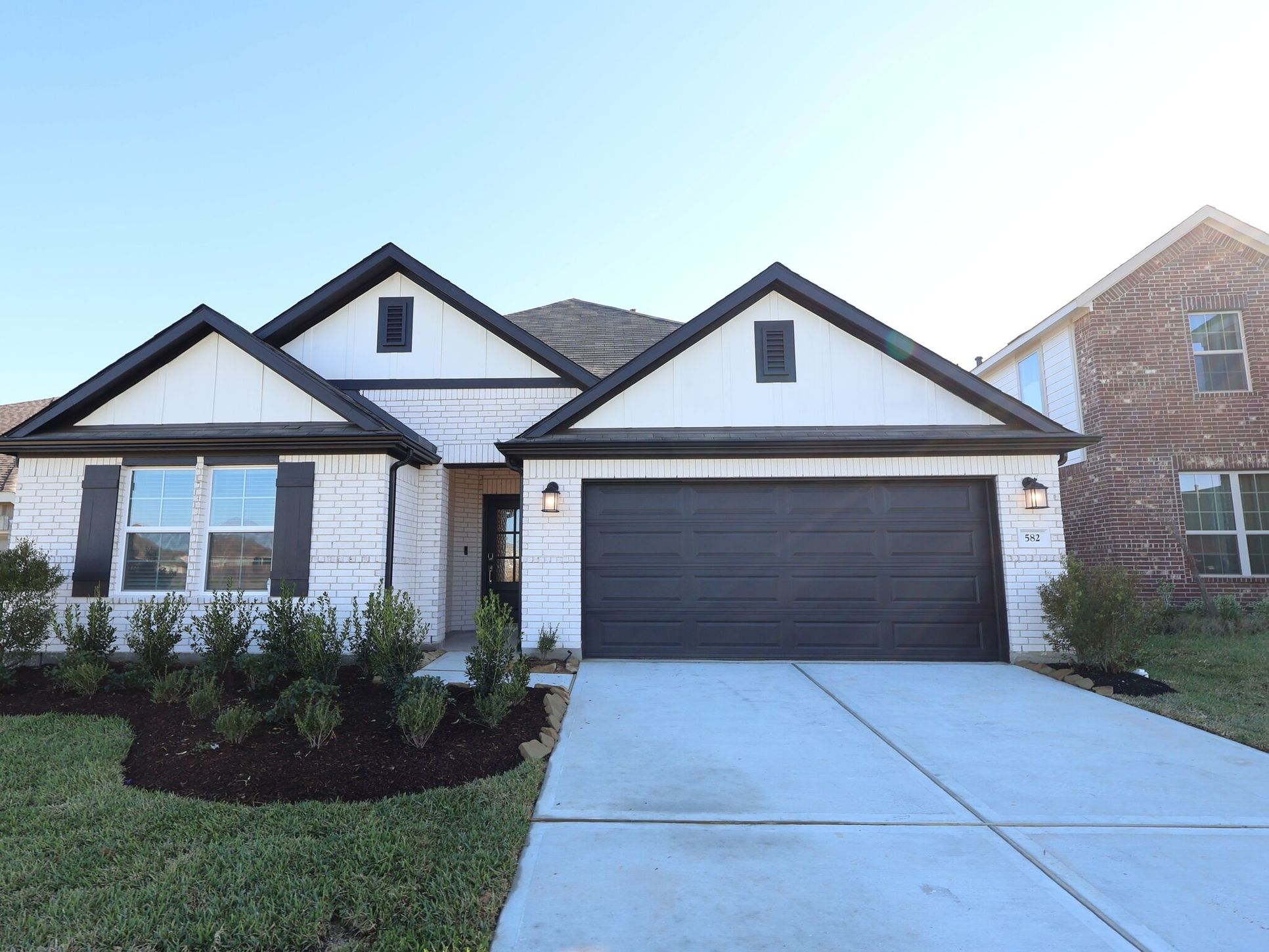 Front Exterior:Front Exterior