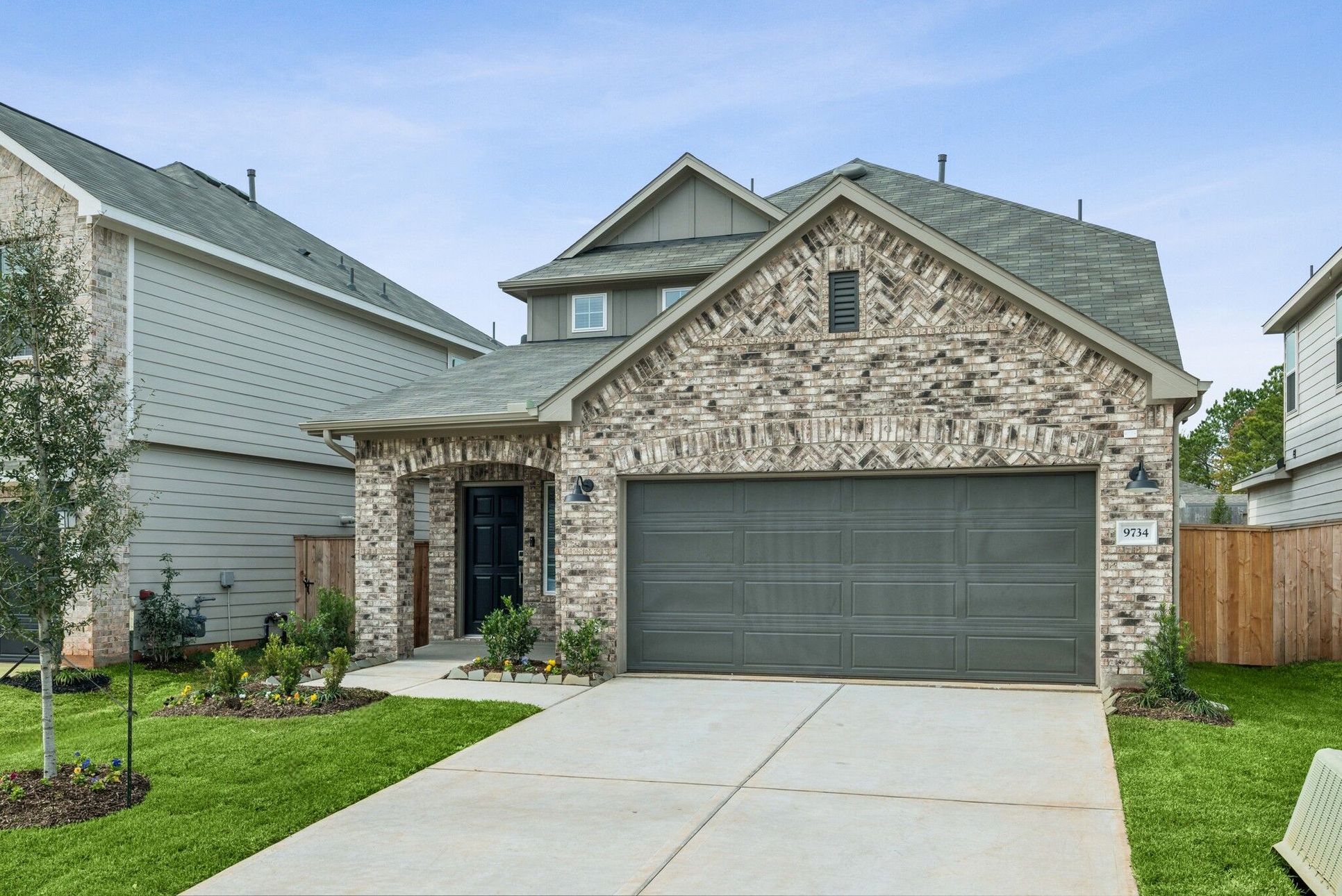 Front Exterior:Front Exterior