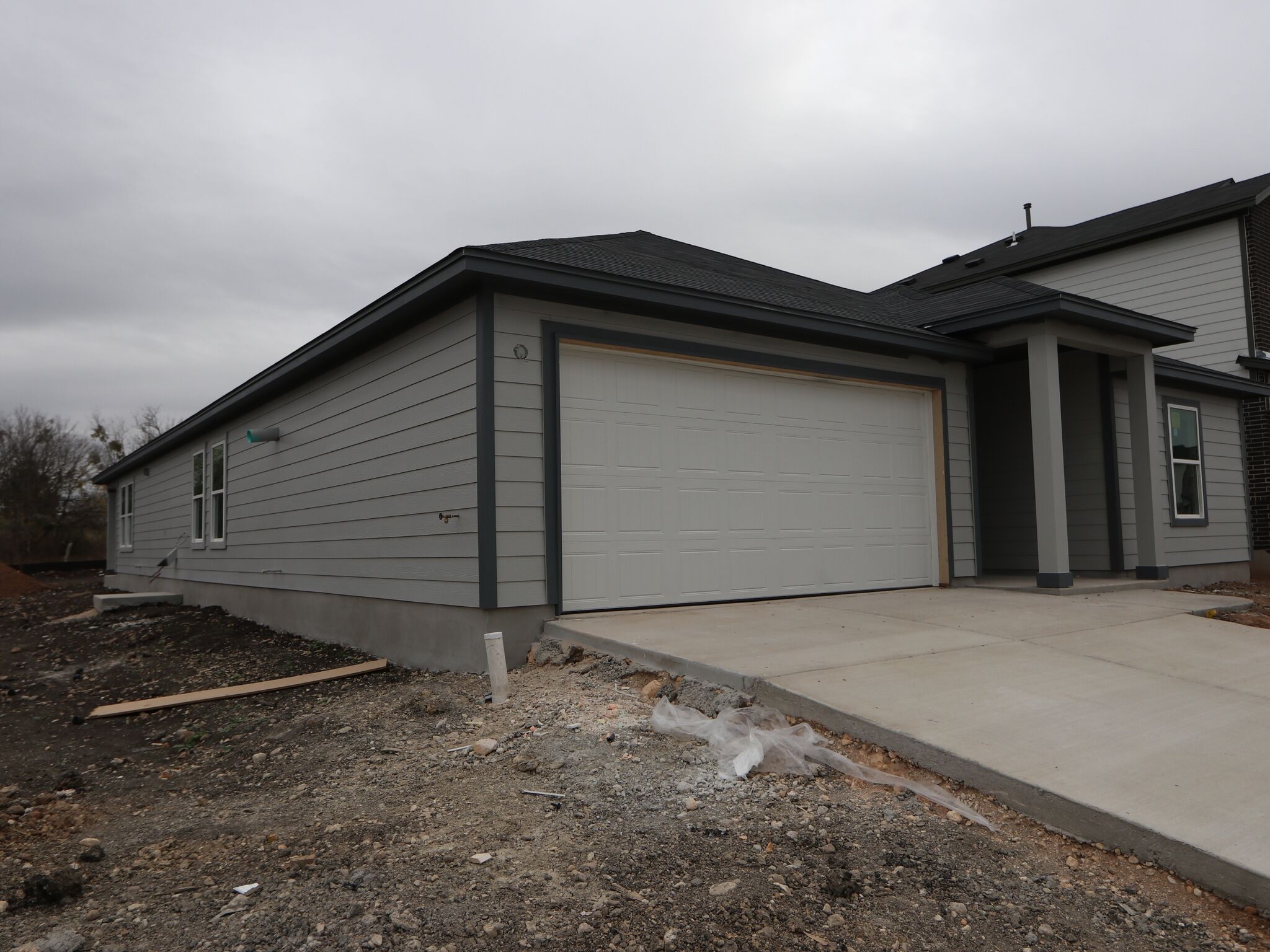 Side Exterior:Side Exterior