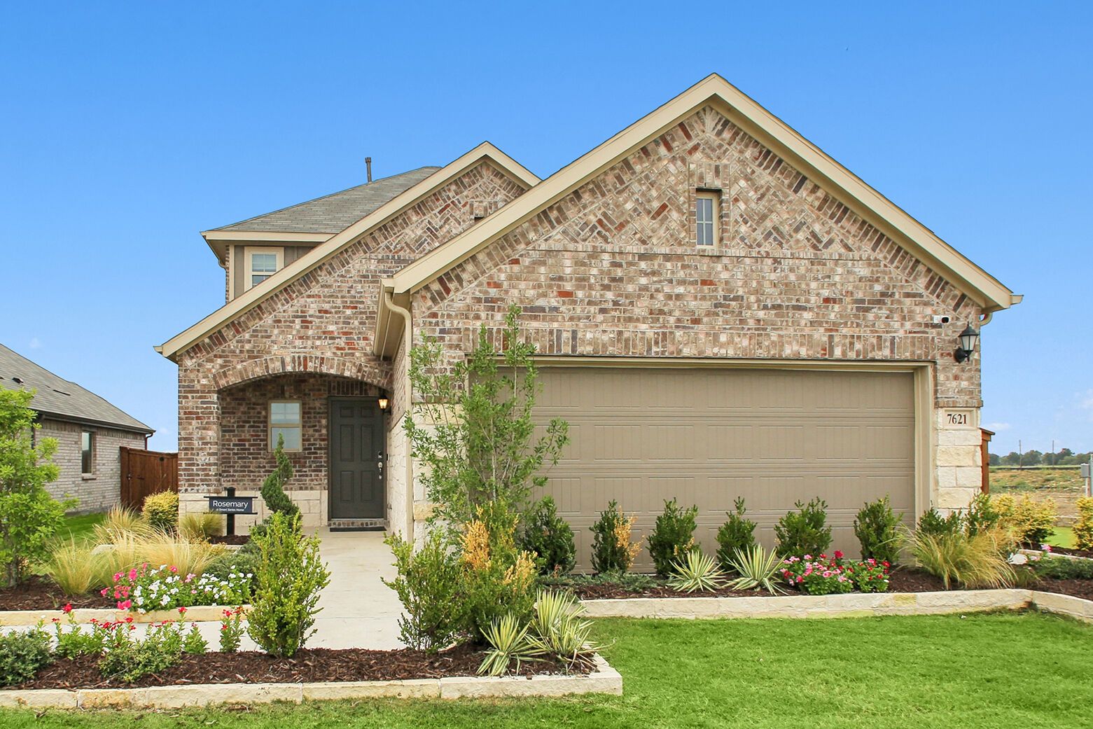 Front Exterior:Front Exterior