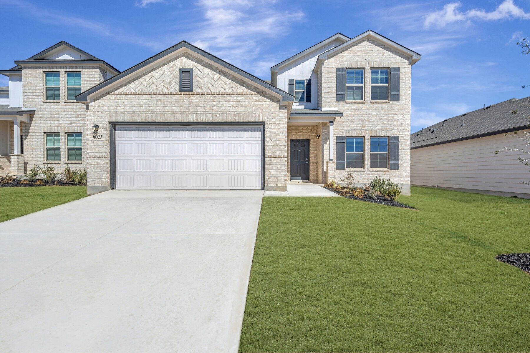 Front Exterior:Front Exterior