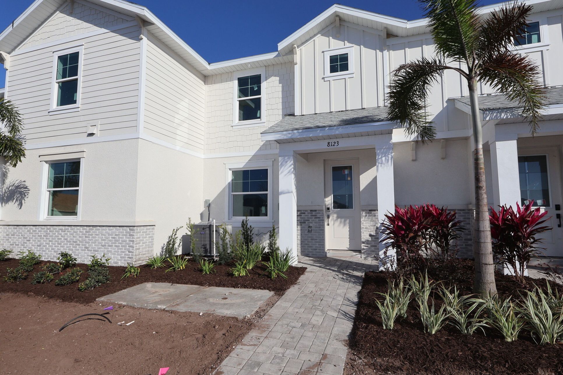 Front exterior:Front exterior