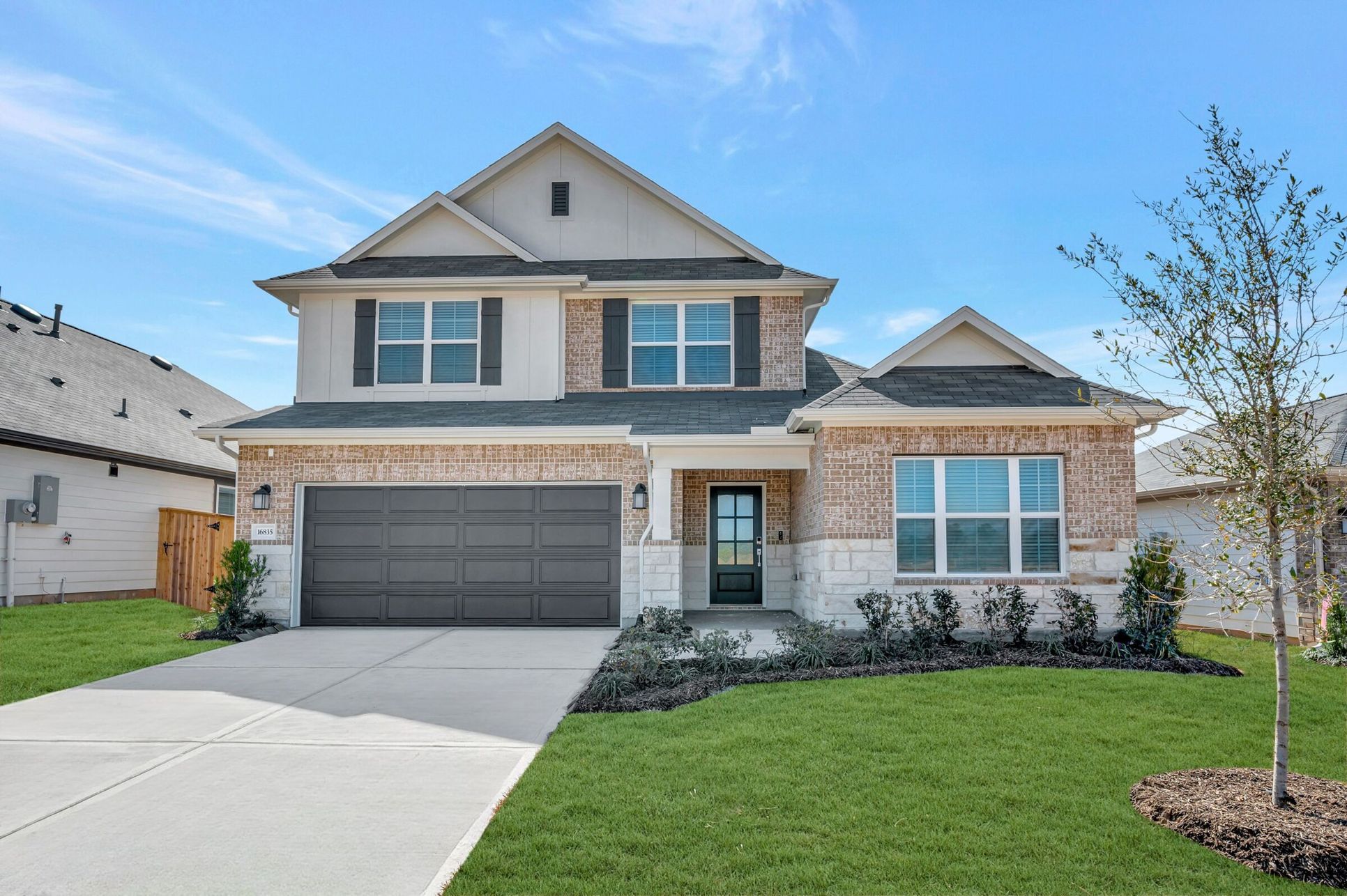 Front Exterior:Front Exterior