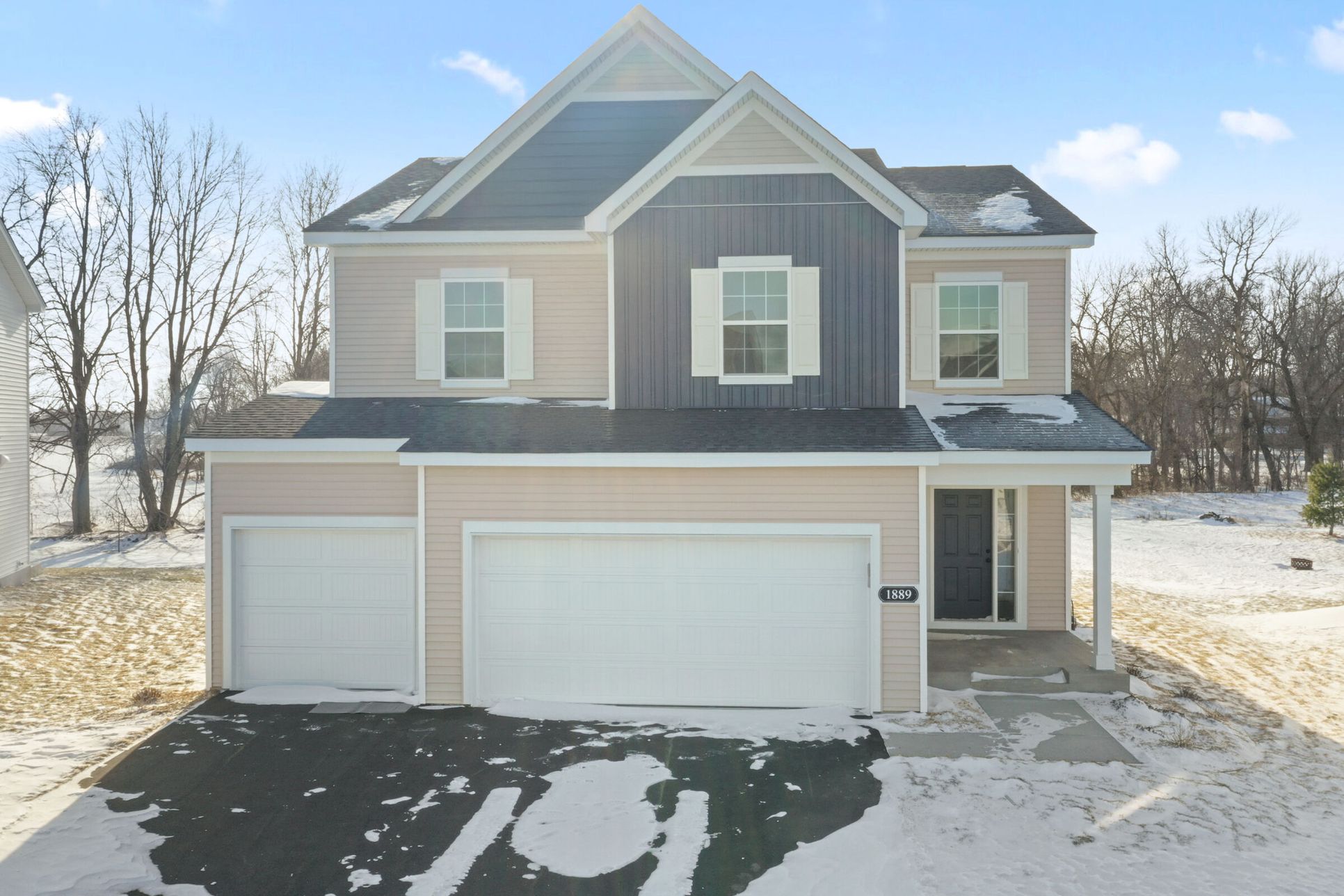 Front Exterior:Front Exterior