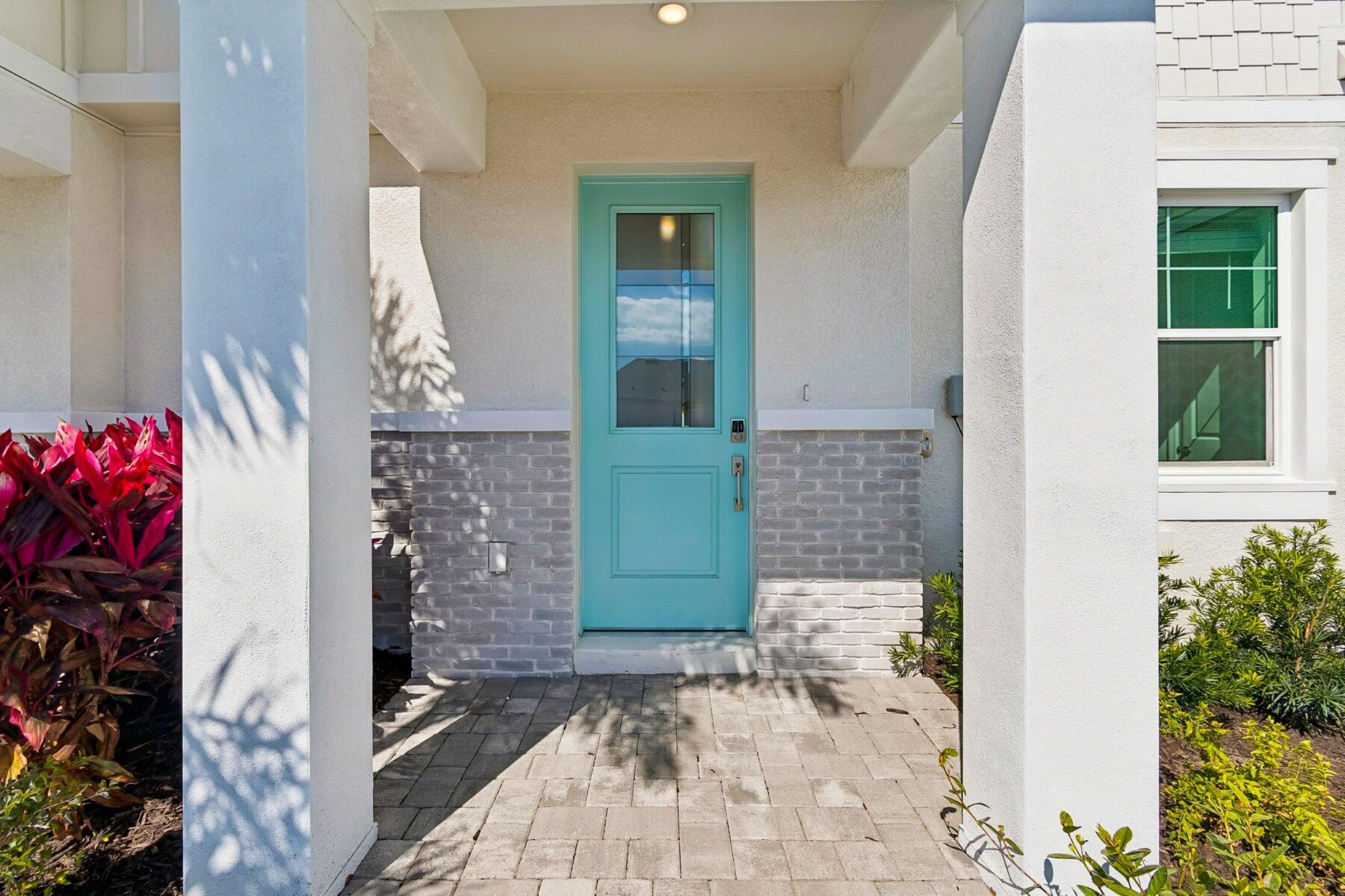 Front exterior:Front exterior