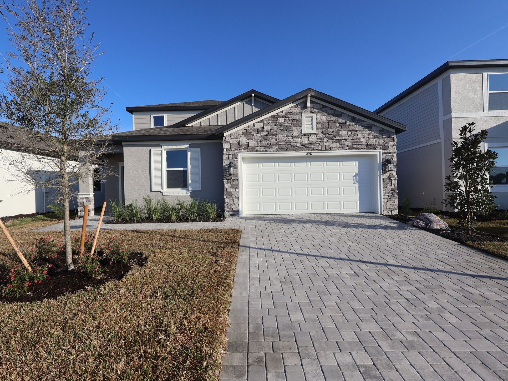 Front exterior:Front exterior