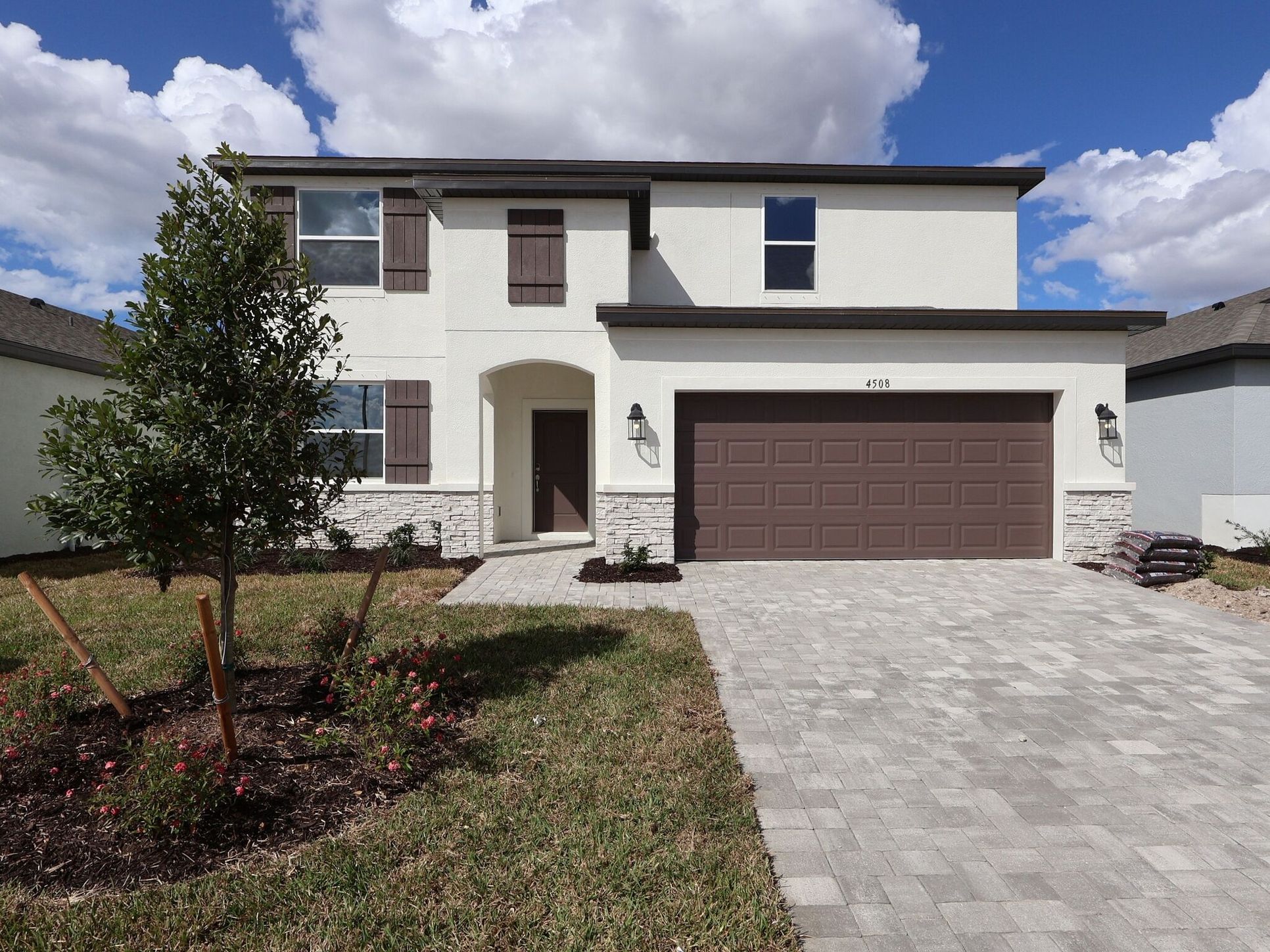 Front exterior:Front exterior
