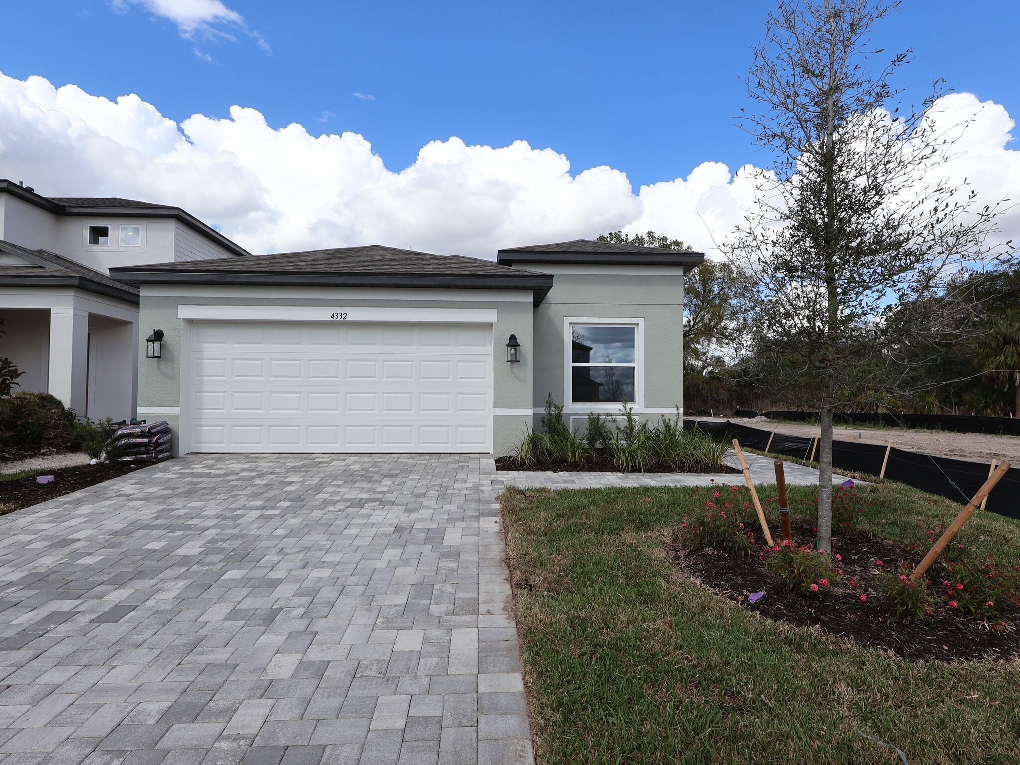 Front exterior:Front exterior