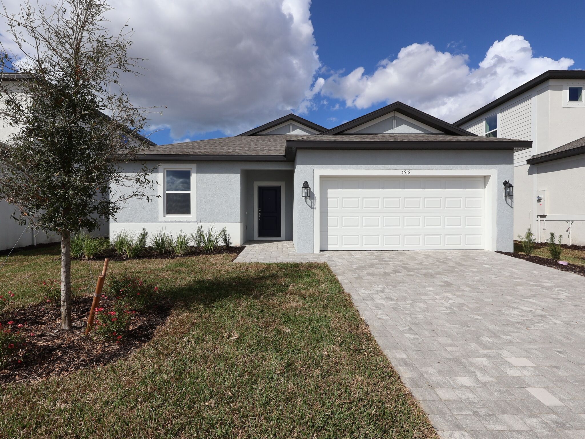 Front exterior:Front exterior