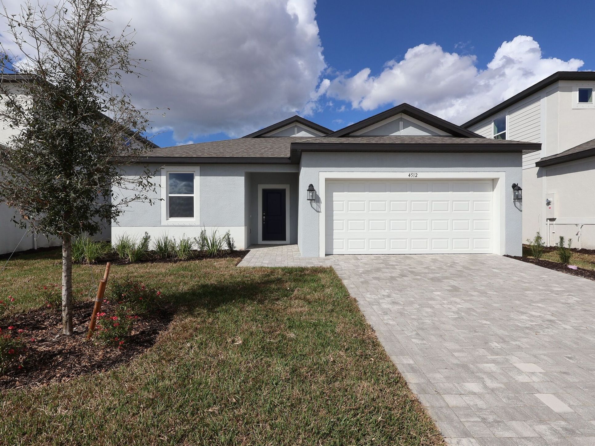 Front exterior:Front exterior