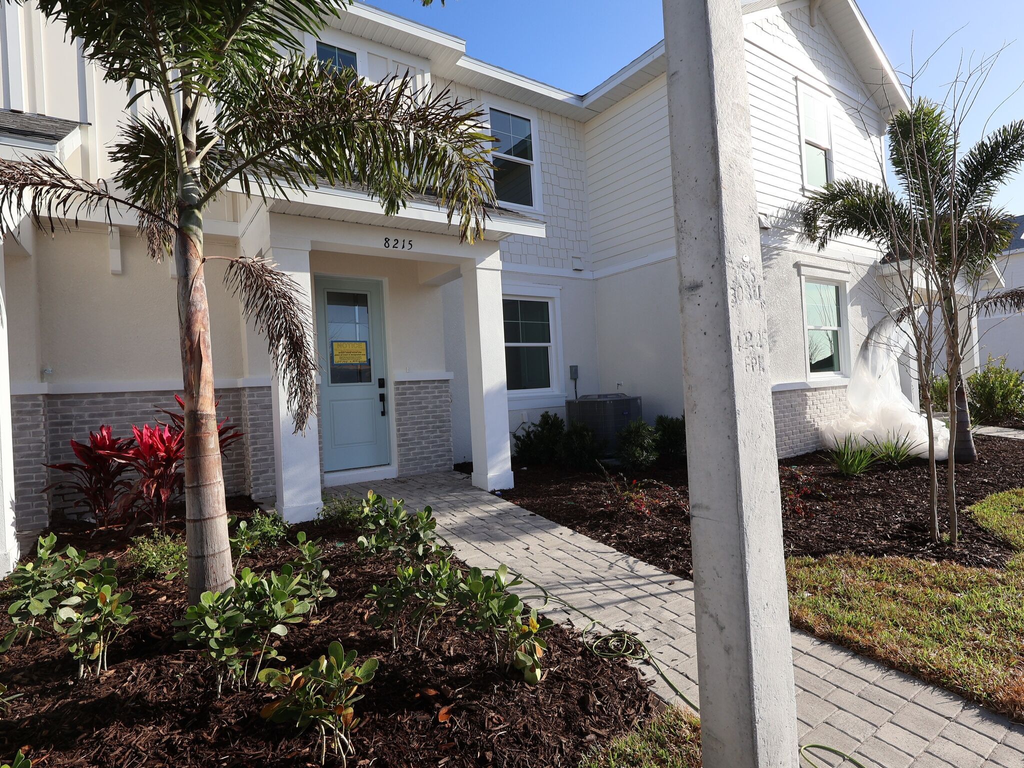 Front exterior:Front exterior