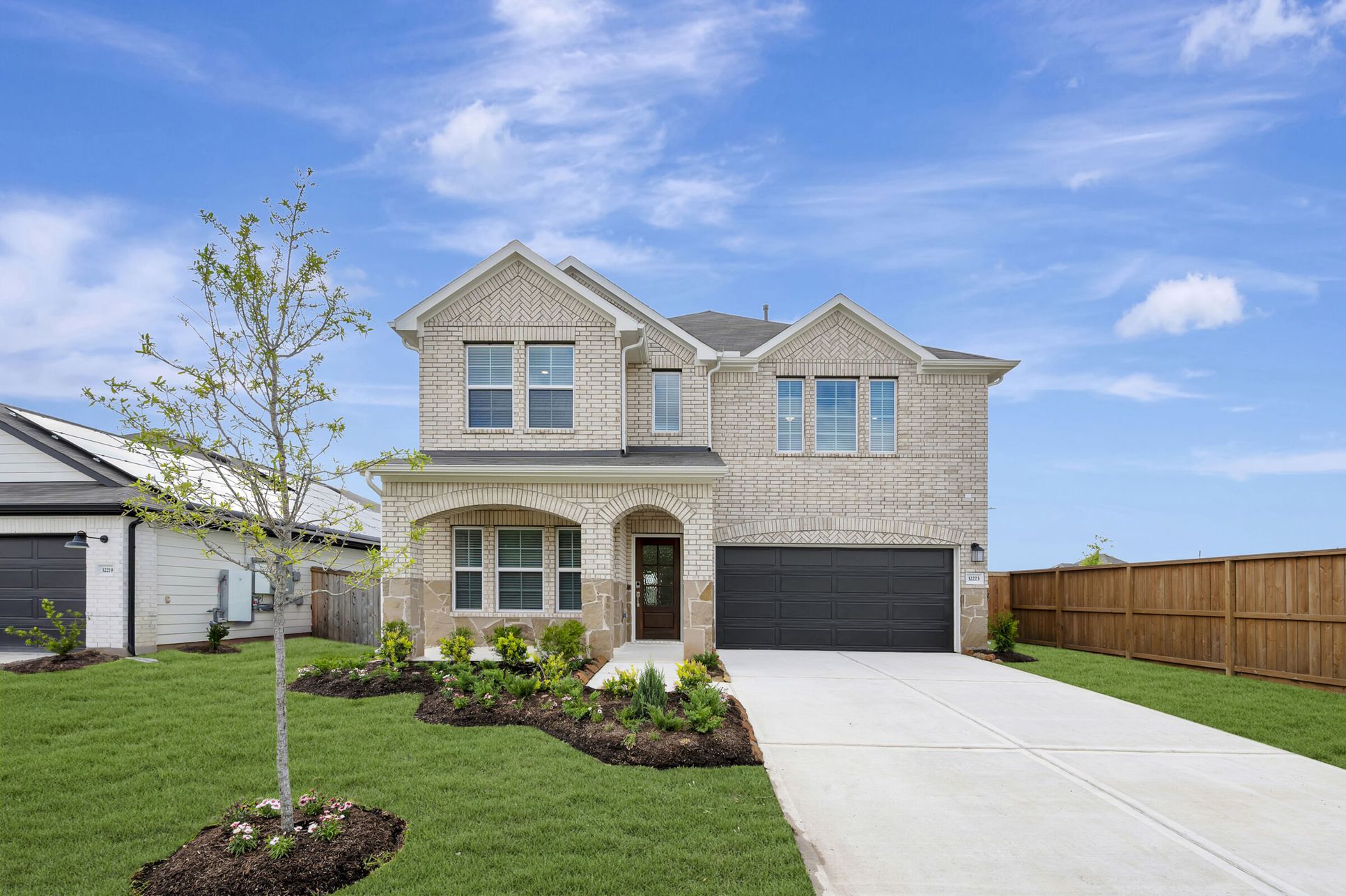 Front Exterior:Front Exterior