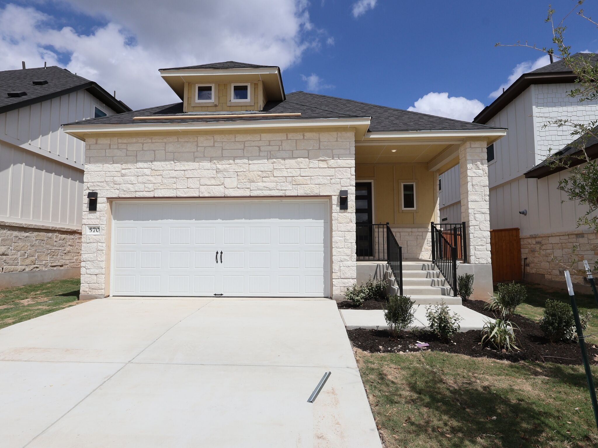 Front Exterior:Front Exterior