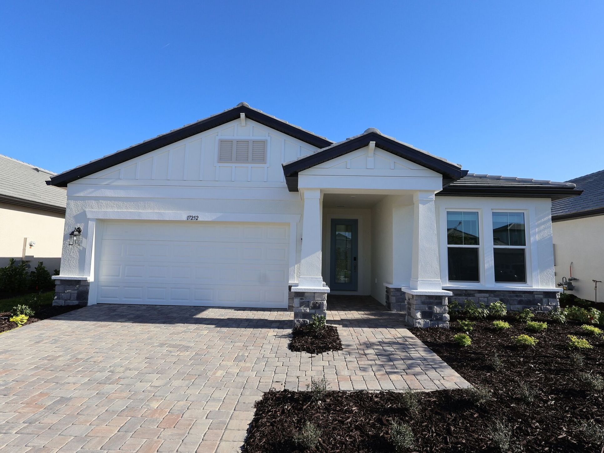 Front exterior:Front exterior