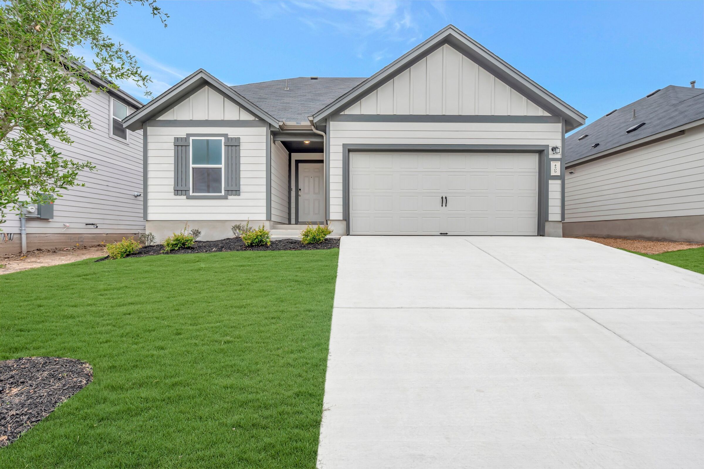 Front Exterior:Front Exterior