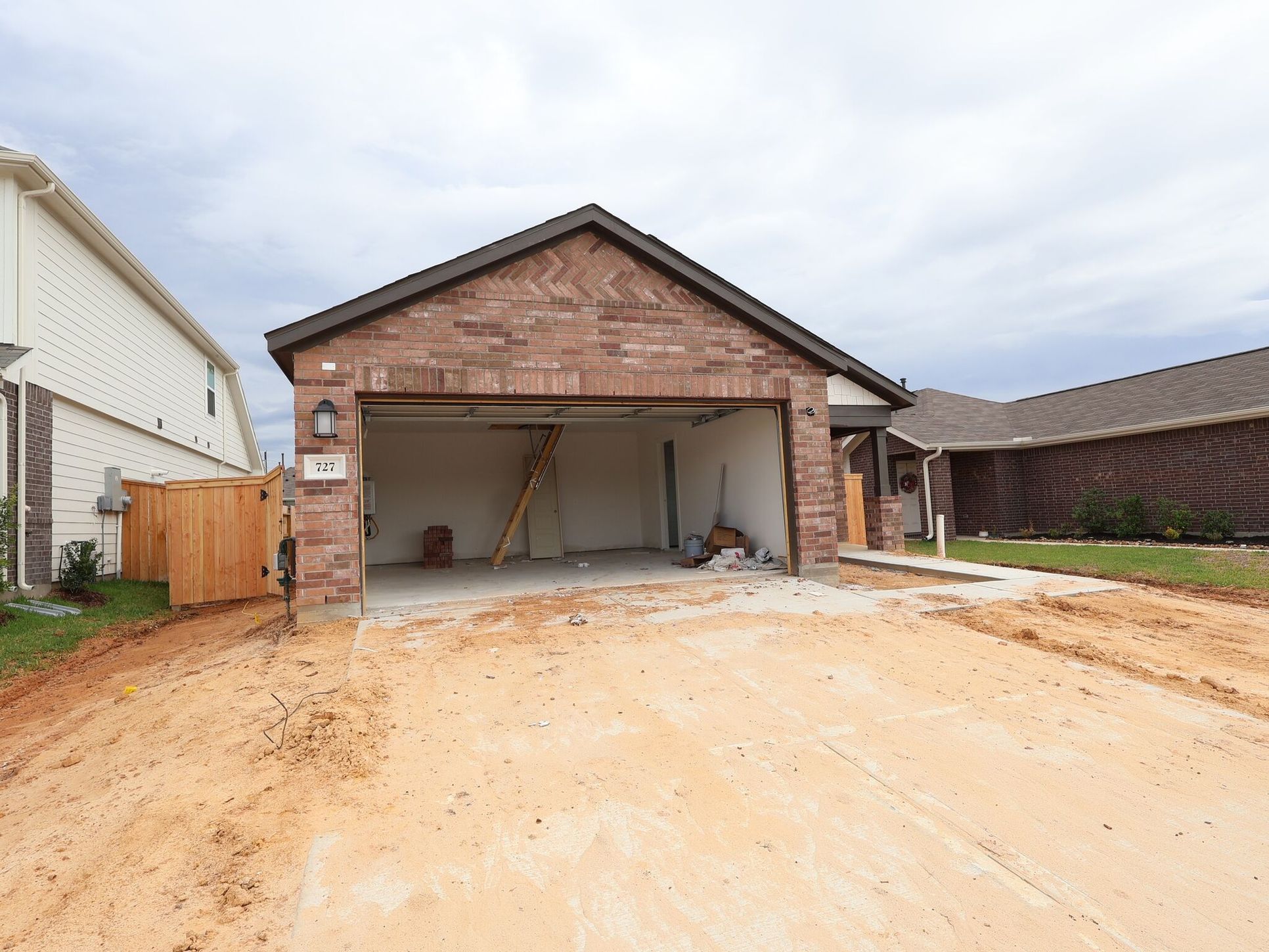 Front Exterior:Front Exterior