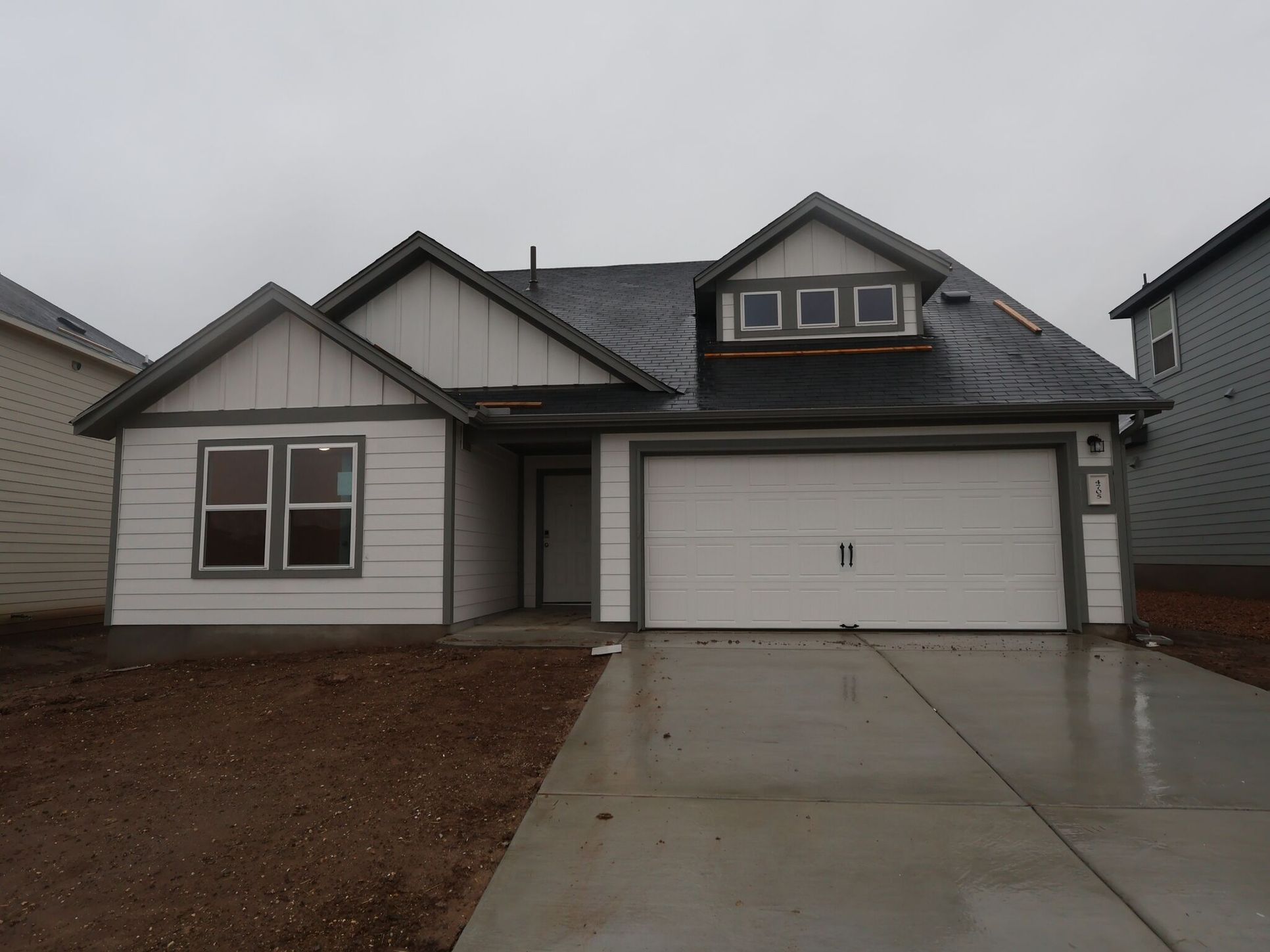 Front Exterior:Front Exterior