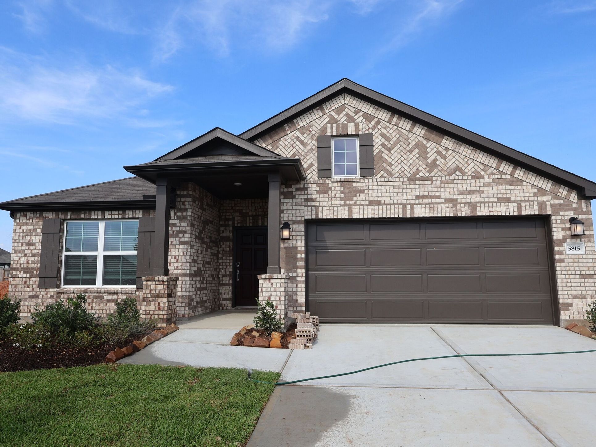 Front Exterior:Front Exterior