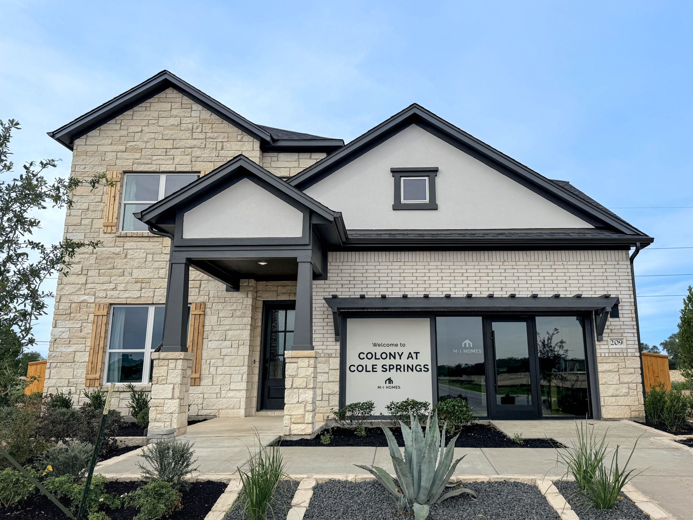 Model Home Exterior:Model Home Exterior