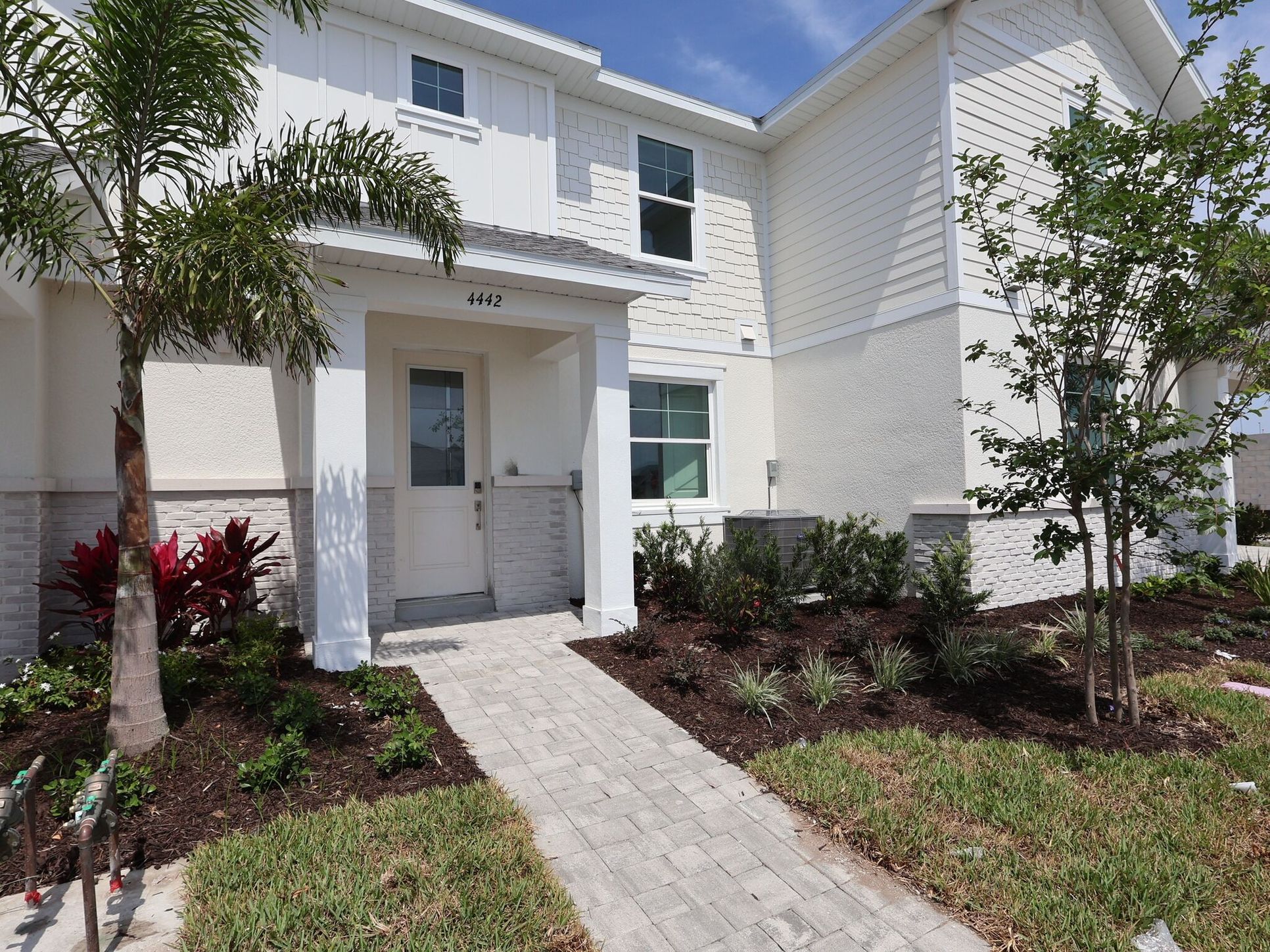 Front exterior:Front exterior