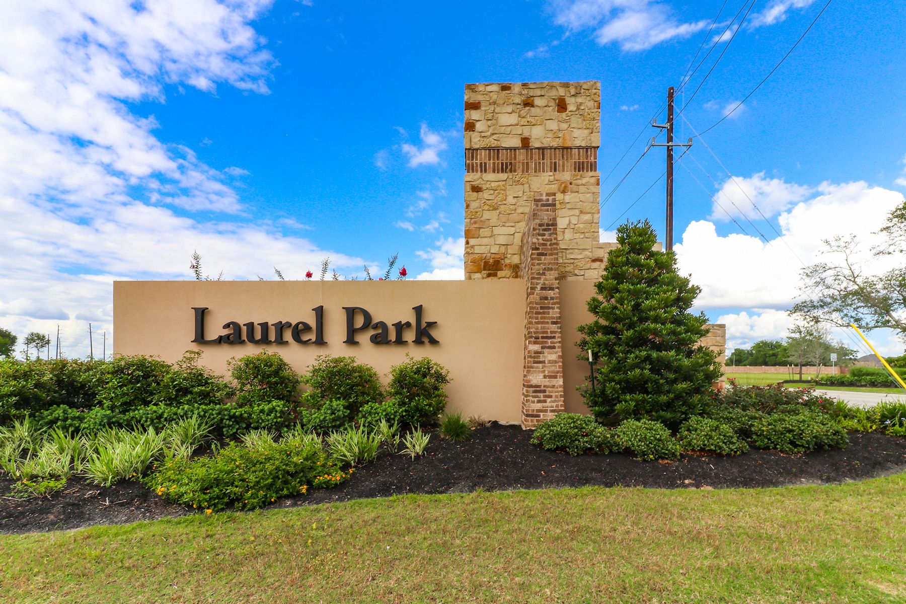 Laurel Park Entrance