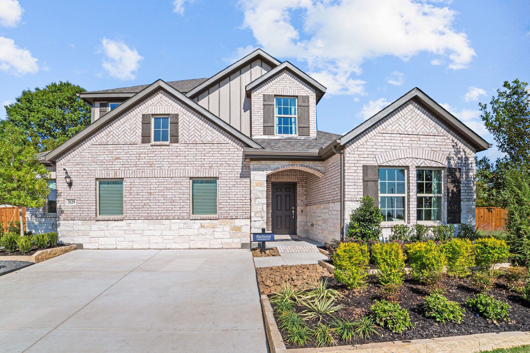 Front Exterior:Front Exterior