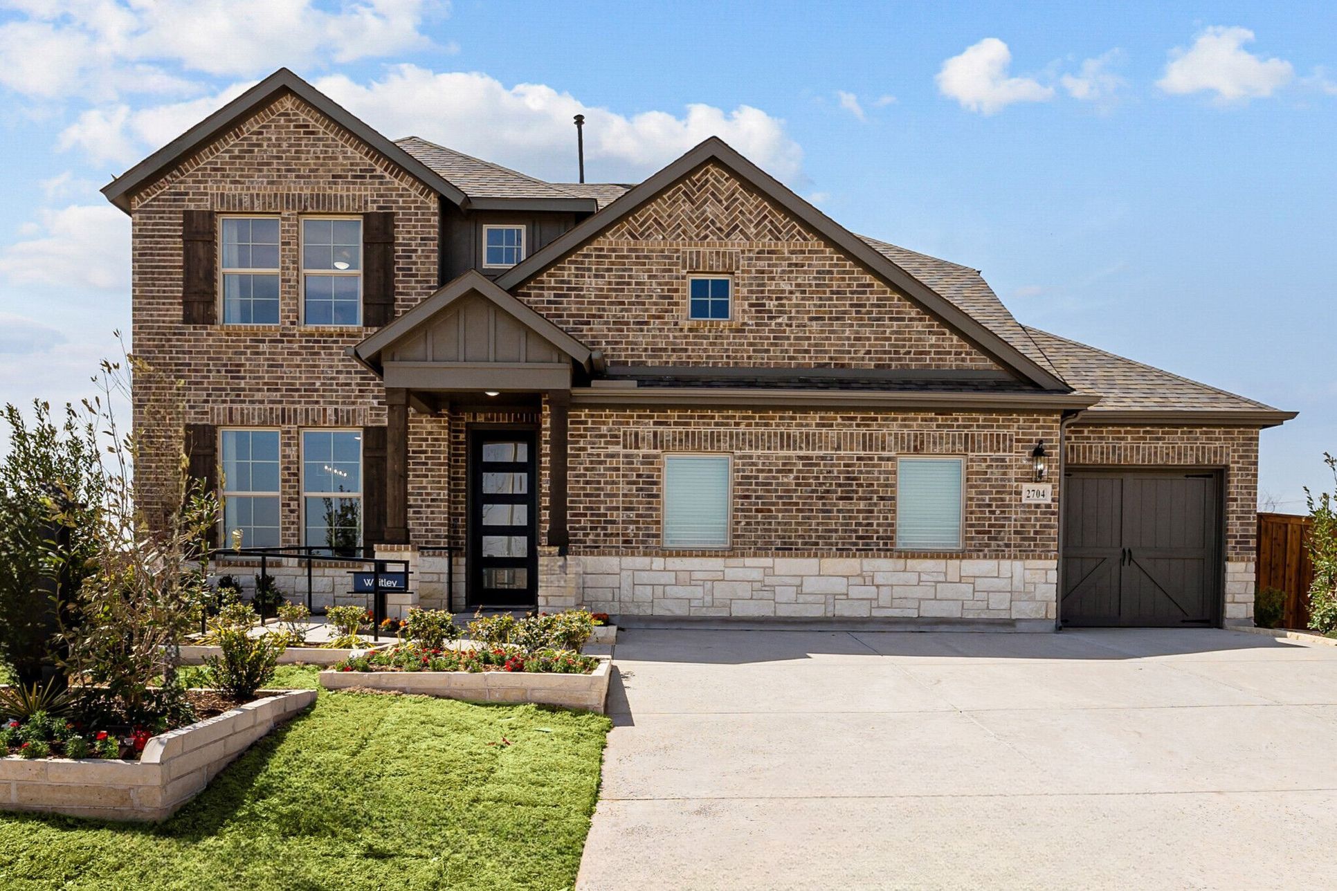 Front Exterior:Front Exterior