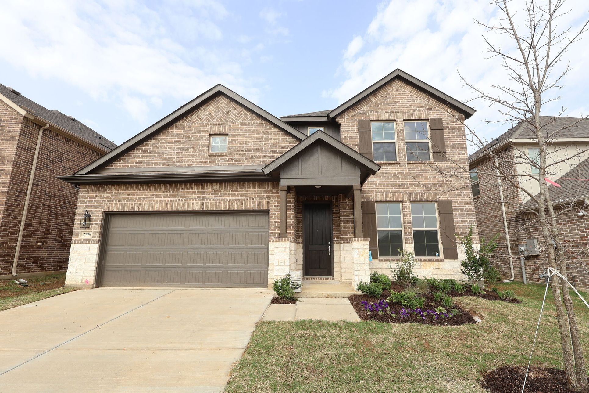 Front Exterior:Front Exterior