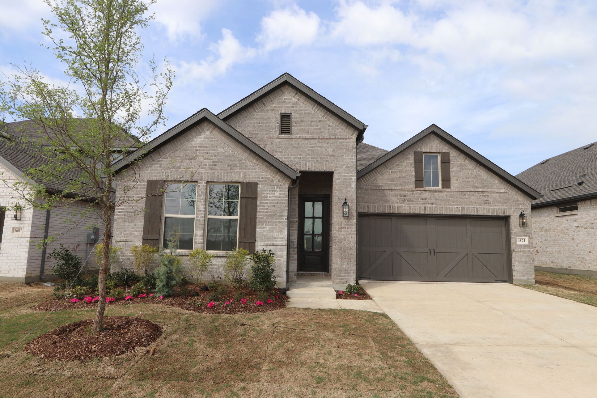 Front Exterior:Front Exterior