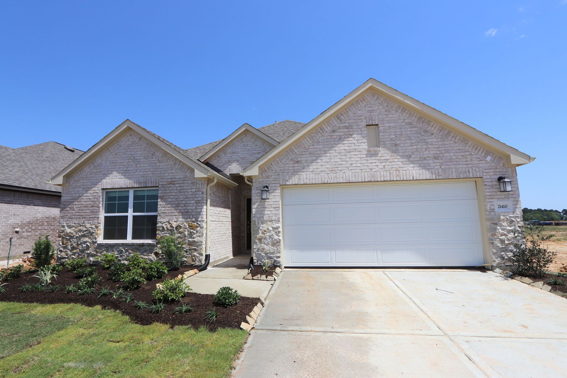 Front Exterior:Front Exterior