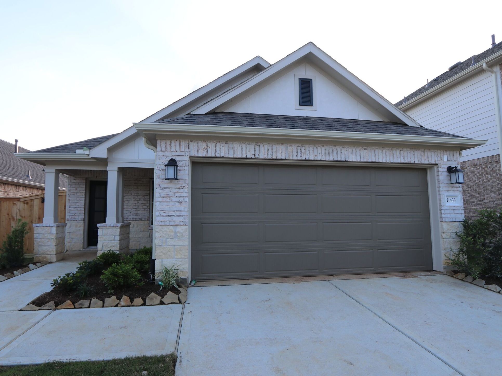 Front Exterior:Front Exterior
