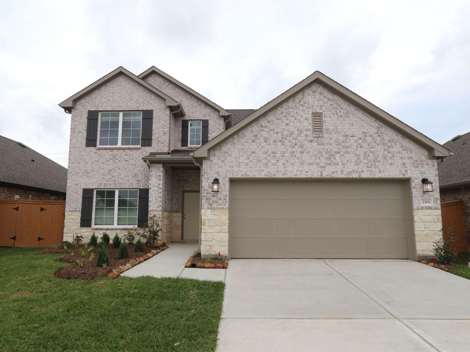 Front Exterior:Front Exterior