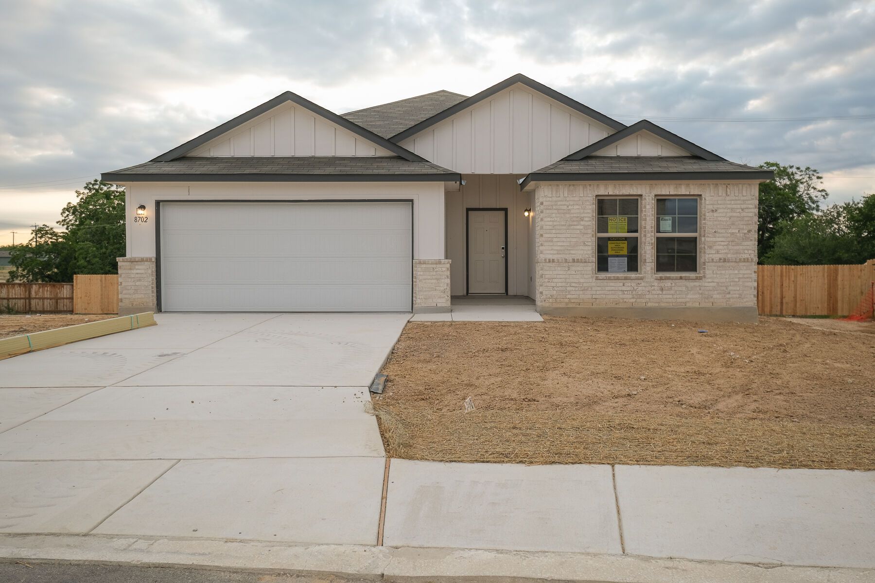 Front Exterior:Front Exterior