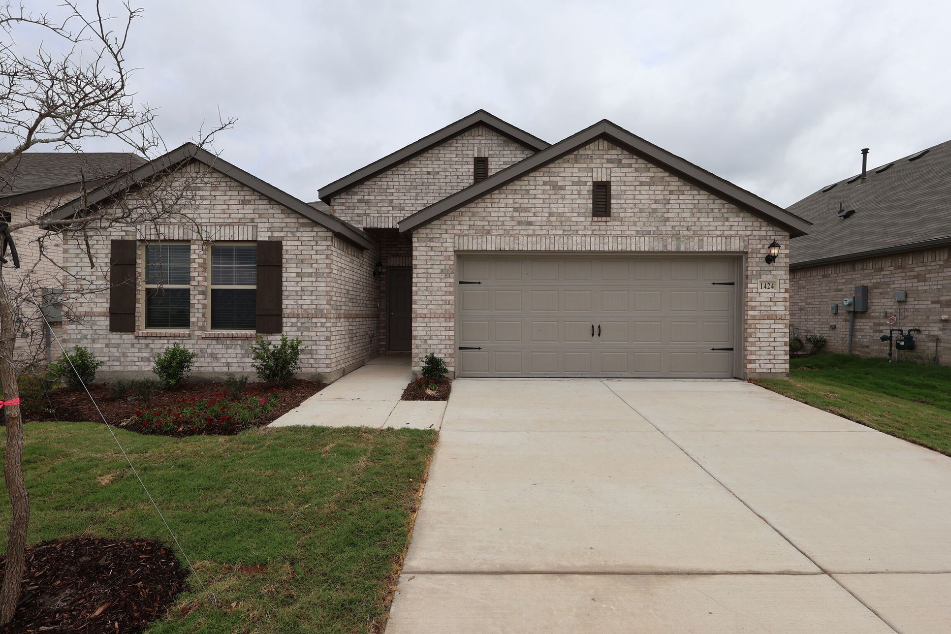 Front Exterior:Front Exterior
