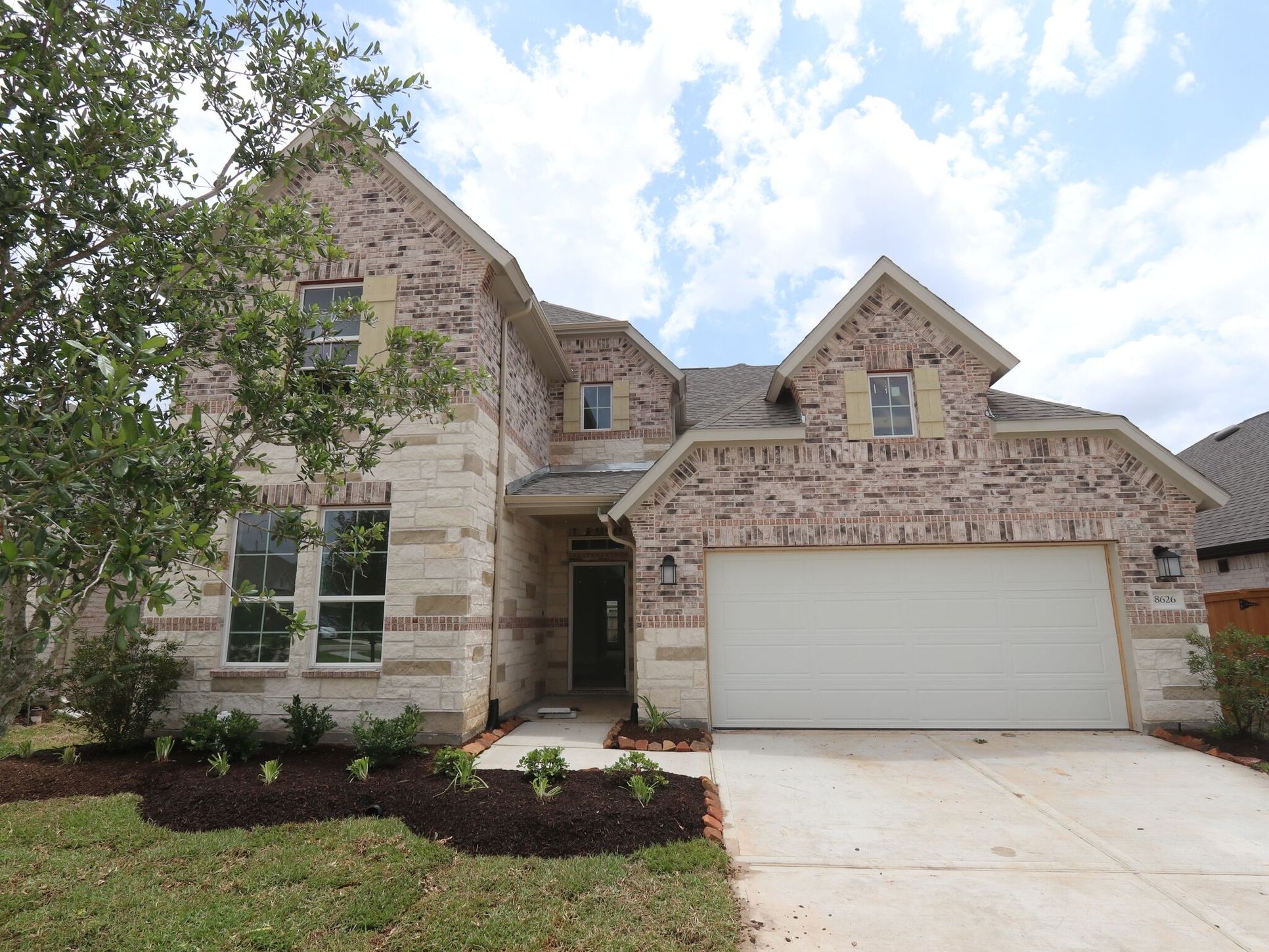Front Exterior:Front Exterior